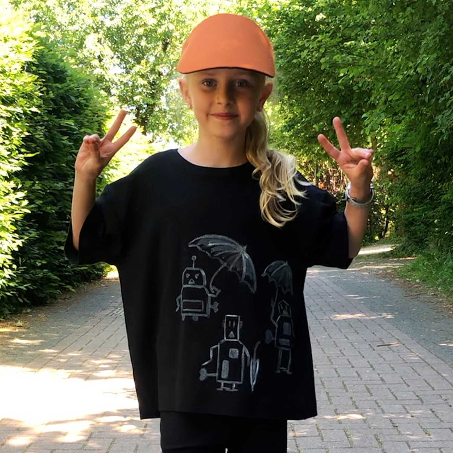 Hand-Painted Oversized Black T Shirt for Kids Infantium Victoria