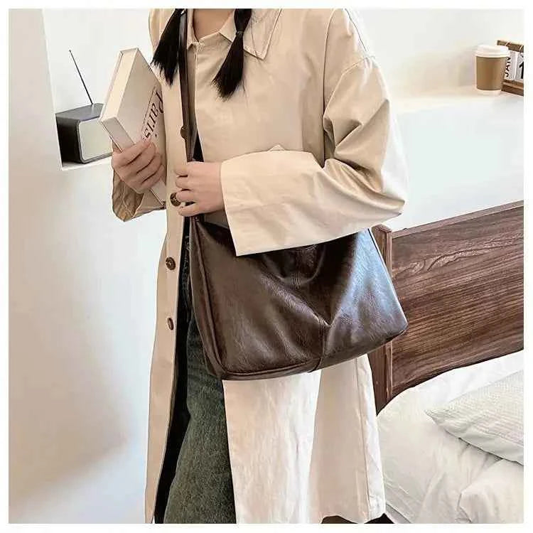 PU Leather Commuter Fashion Vintage Casual Tote Bag Maillard Stylish Crossbody Bags for Women Texture Large Capacity Temperament