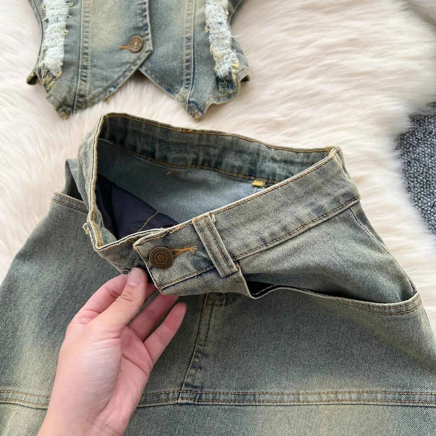 American Retro Washed Denim Two-piece Set,Women's New Summer Vintage Hang-the-neck Sleeveless Lapel Top with Slit Slimming Skirt