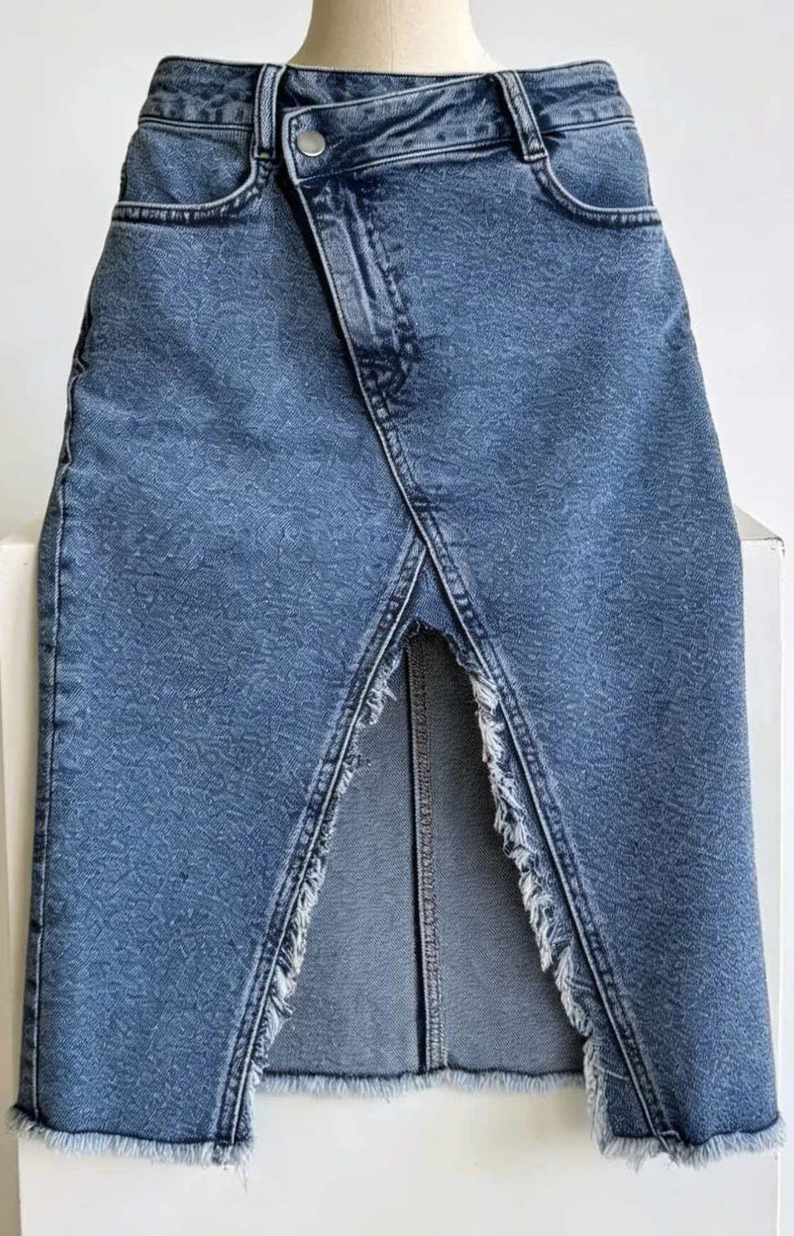 High-waisted denim skirt with side slit and raw-edge hem GONZALES ONLINE SHOP