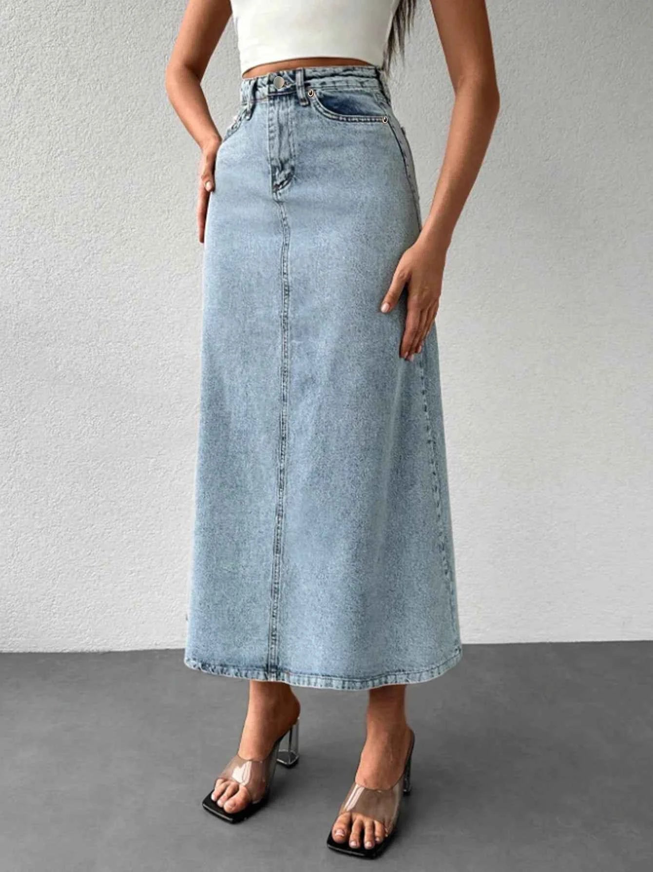 Women's mid-length denim midi skirt, with a retro and nostalgic washed light color five-pocket style, basic and practical A-line
