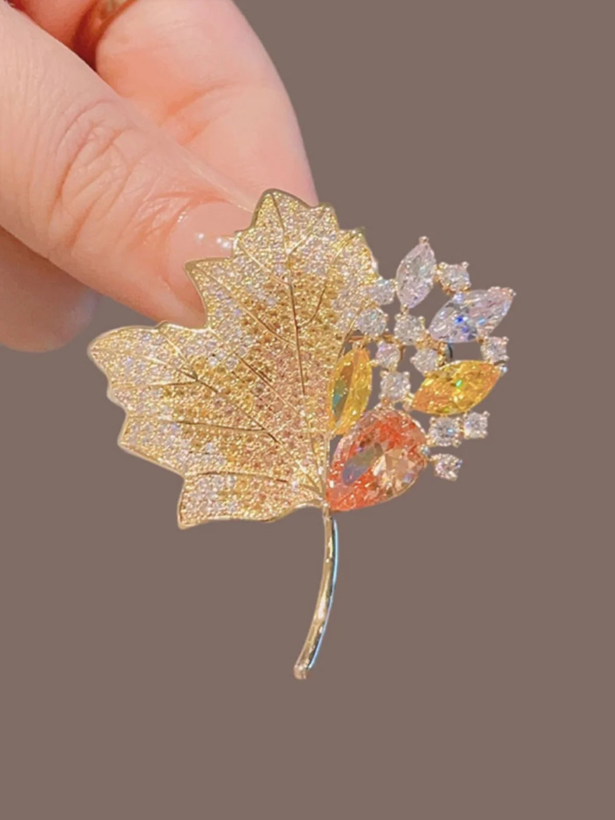 High-end Luxury Yellow Crystal Maple Leaf Brooch For Women Exquisite Rhinestone Flower Brooch Pin Banquet Wedding Jewelry GONZALES ONLINE SHOP