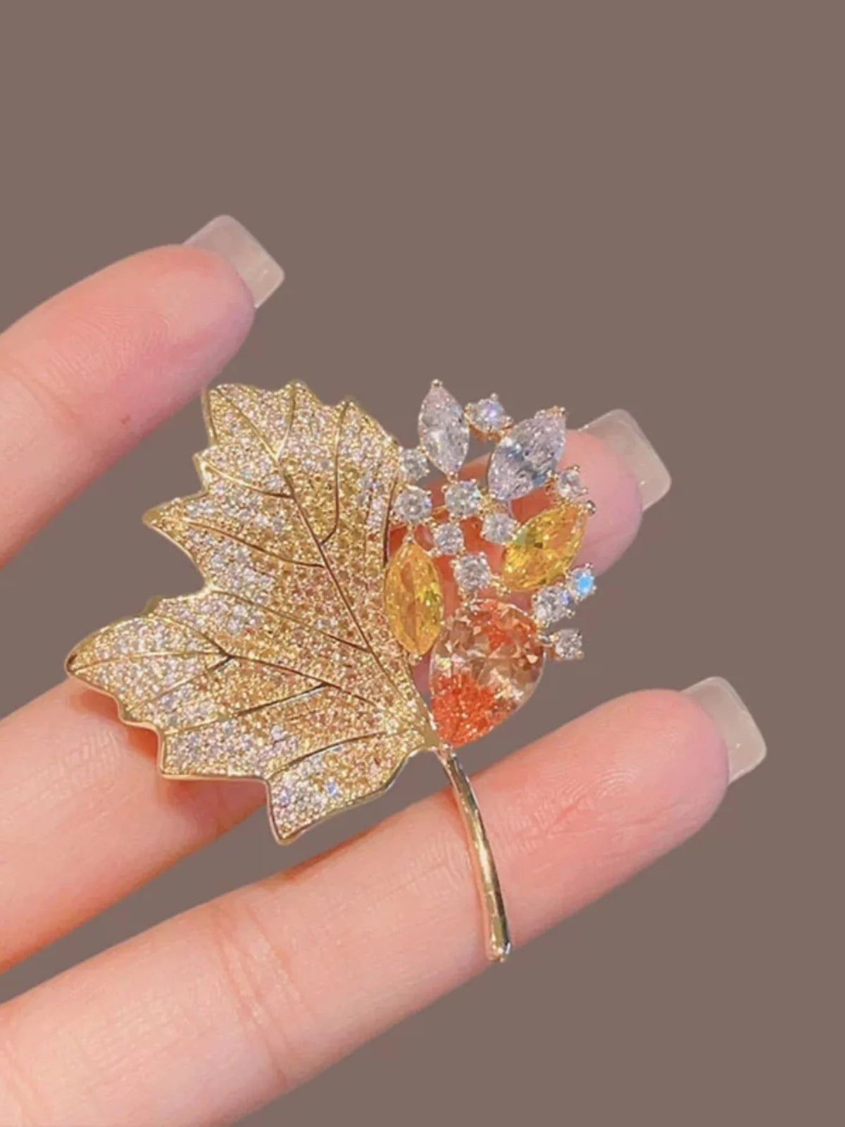 High-end Luxury Yellow Crystal Maple Leaf Brooch For Women Exquisite Rhinestone Flower Brooch Pin Banquet Wedding Jewelry GONZALES ONLINE SHOP