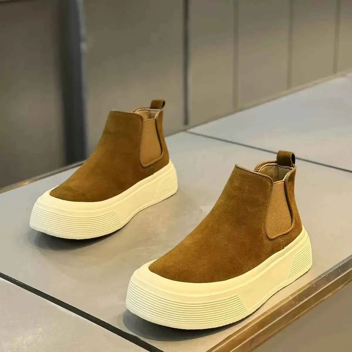 Men's shoes 2026 spring new fashion high top casual thick soled board shoes outdoor anti slip warm suede cotton shoes