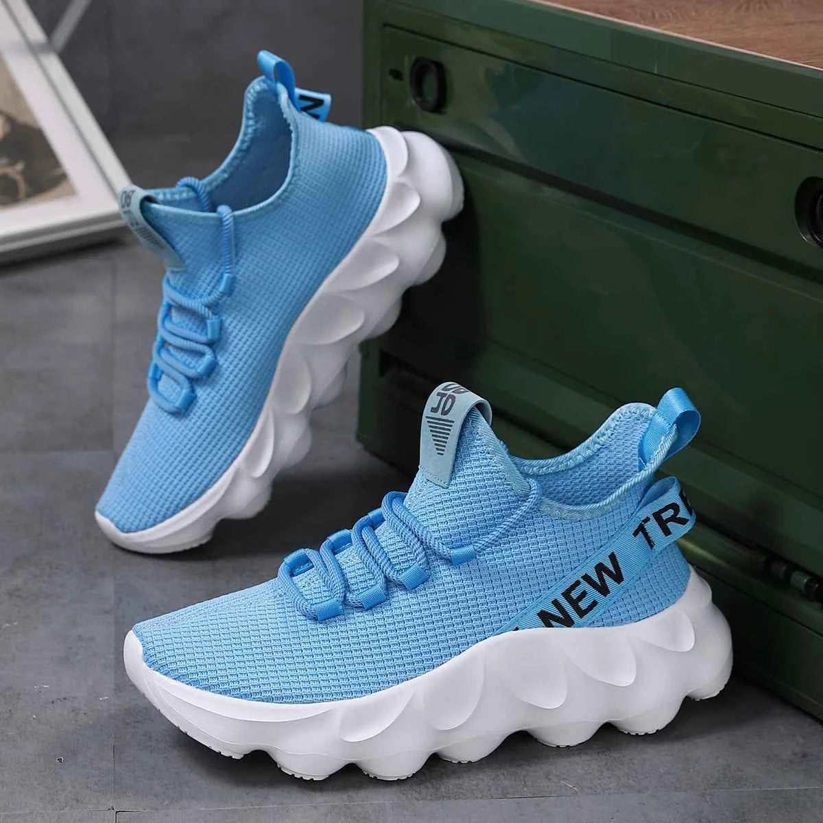 Men's Large Size Outdoor Hiking And Running Shoes Comfortable Casual Versatile Fashionable Sports Shoes for Couples Training