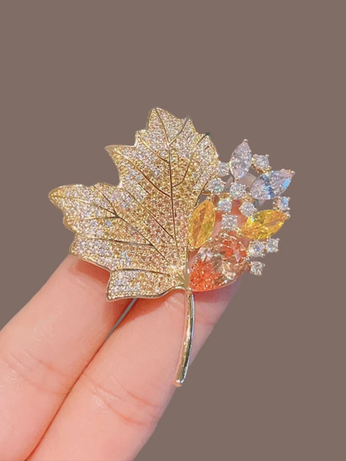 High-end Luxury Yellow Crystal Maple Leaf Brooch For Women Exquisite Rhinestone Flower Brooch Pin Banquet Wedding Jewelry GONZALES ONLINE SHOP